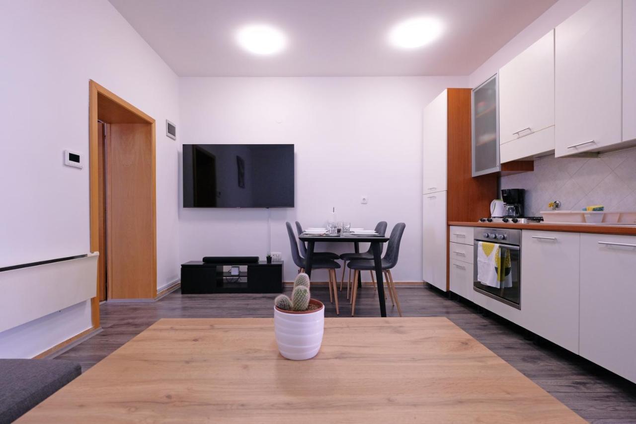 Apartment Klea - Cosy, Near City Center Pula Ngoại thất bức ảnh