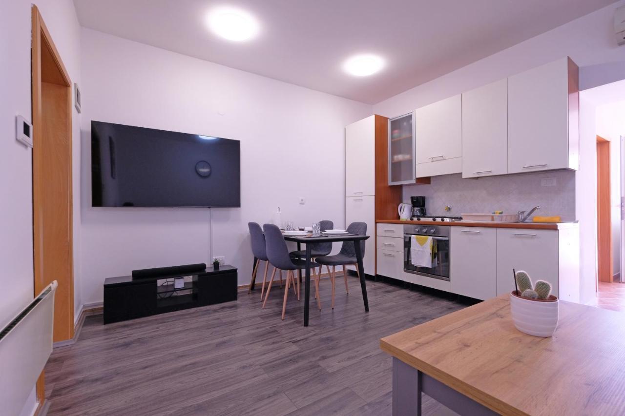 Apartment Klea - Cosy, Near City Center Pula Ngoại thất bức ảnh
